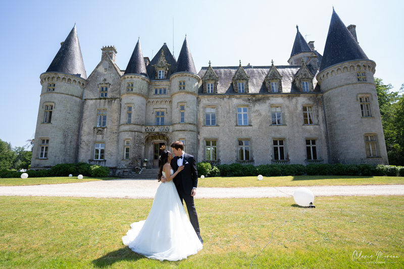 Mariage de Julien & Anwesha au Chateau de Trédion
